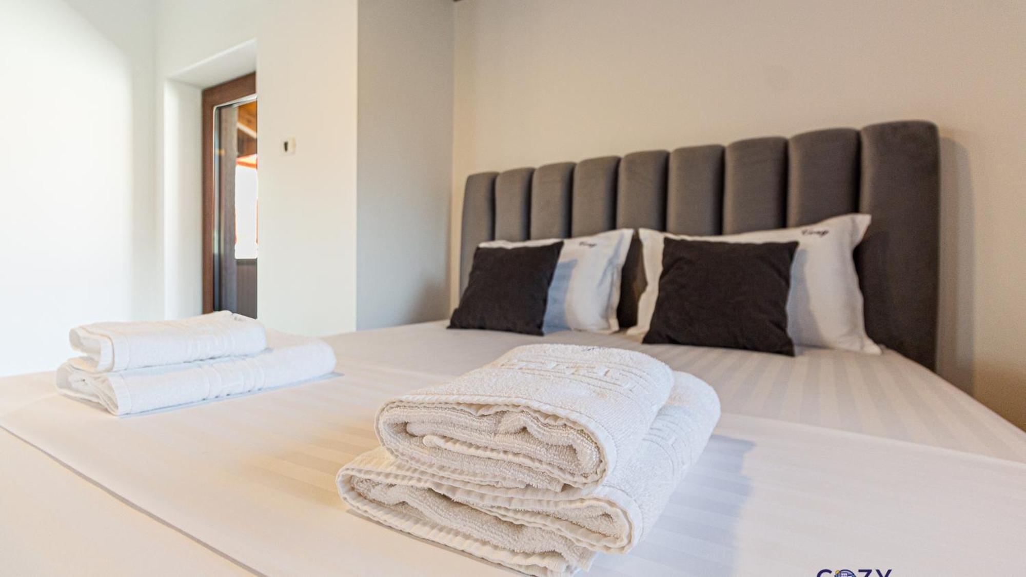 Cozy Brand New Boutique Aparthotel Braşov Eksteriør billede
